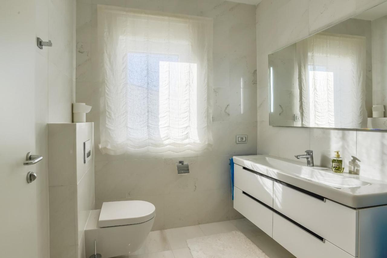 White House Stinjan Appartement Buitenkant foto
